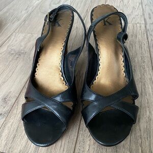 Studio K Globo Shoes size 8